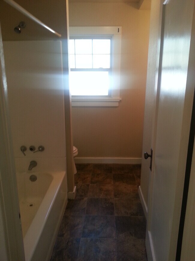 Building Photo - Charming Copperton 4 bedroom upgraded vintage home.
