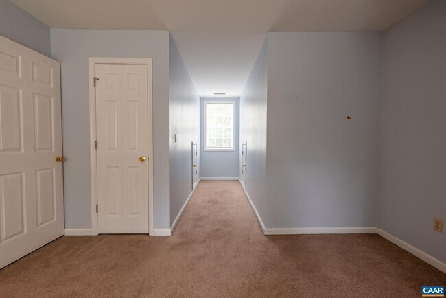 Building Photo - 497 Sunset Dr