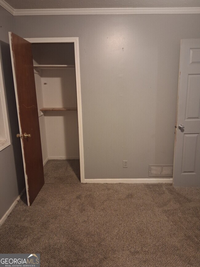 Building Photo - 1376 Country Ln Way NE