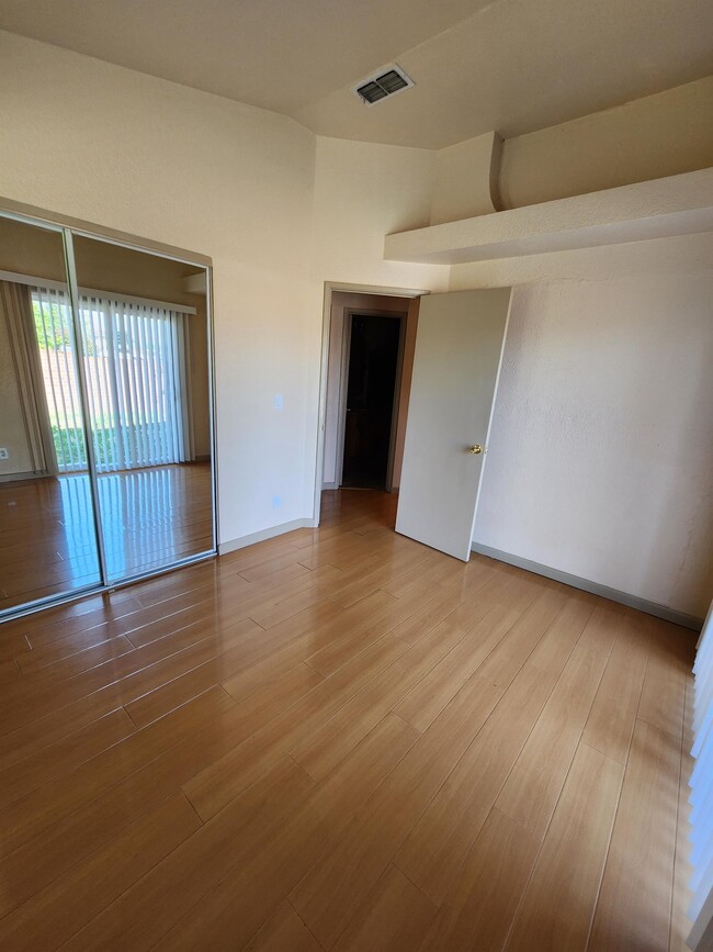 Building Photo - 4570 Armadale Way