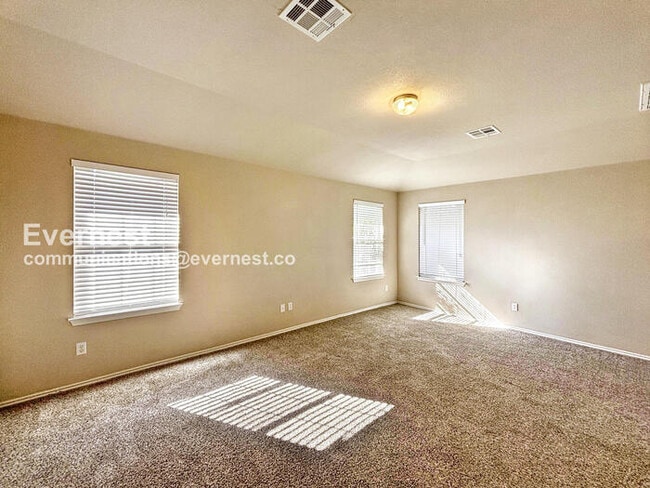 Building Photo - 3505 Fitzroy Ave