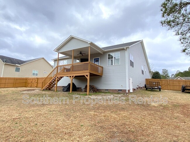 Building Photo - 463 Juno Dr