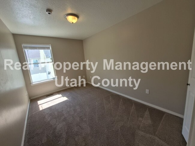 Building Photo - Qualify With 2.5x Rent in Income. Plus Hal...