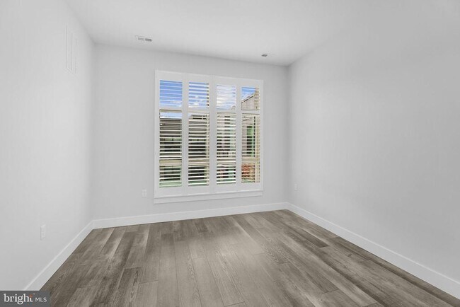 Building Photo - 1761 Old Meadow Rd