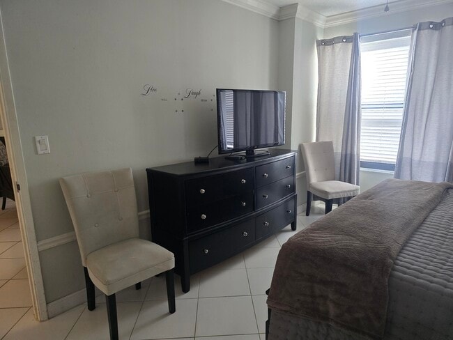 Building Photo - 3800 Galt Ocean Dr