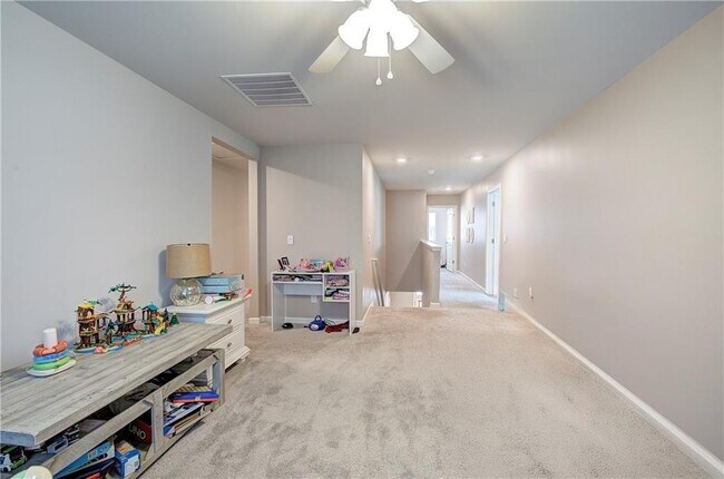 Building Photo - 286 Belmont Dr