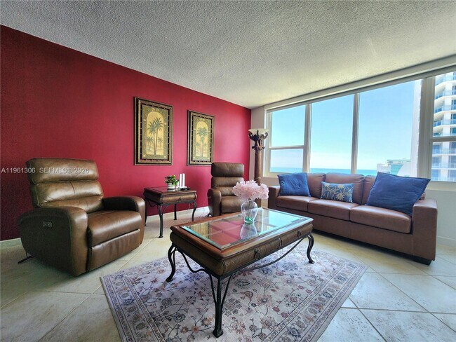 Building Photo - 3505 S Ocean Dr