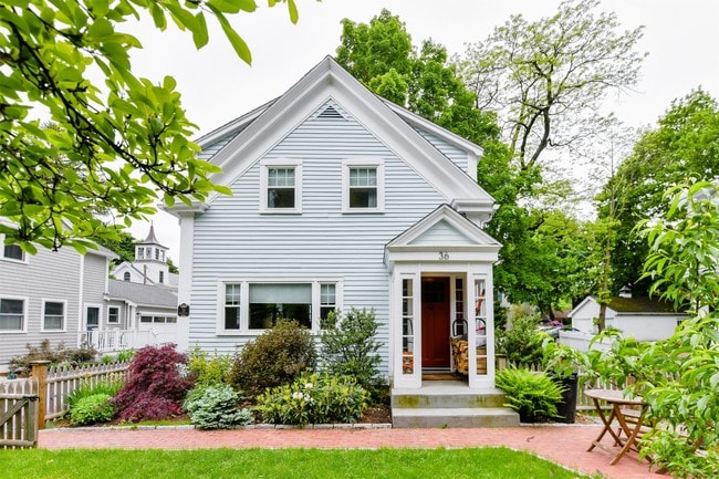 Building Photo - 36 Burroughs St