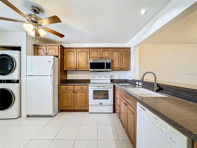 Building Photo - 434 Palm Tree Dr