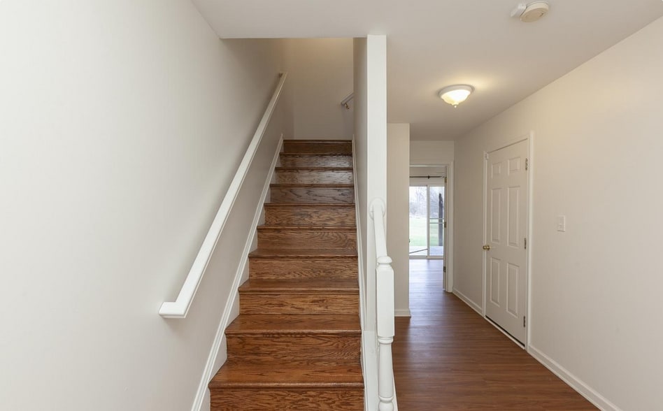 Building Photo - 106 Sir Washington St