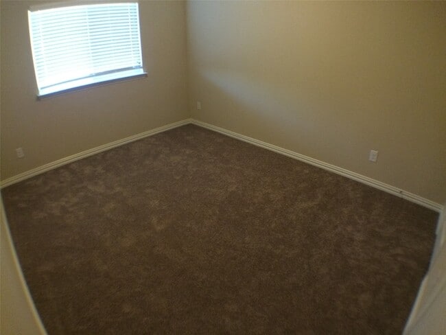 Building Photo - 935 Shelby Ln