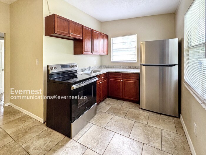 Building Photo - 2925 N 46th St