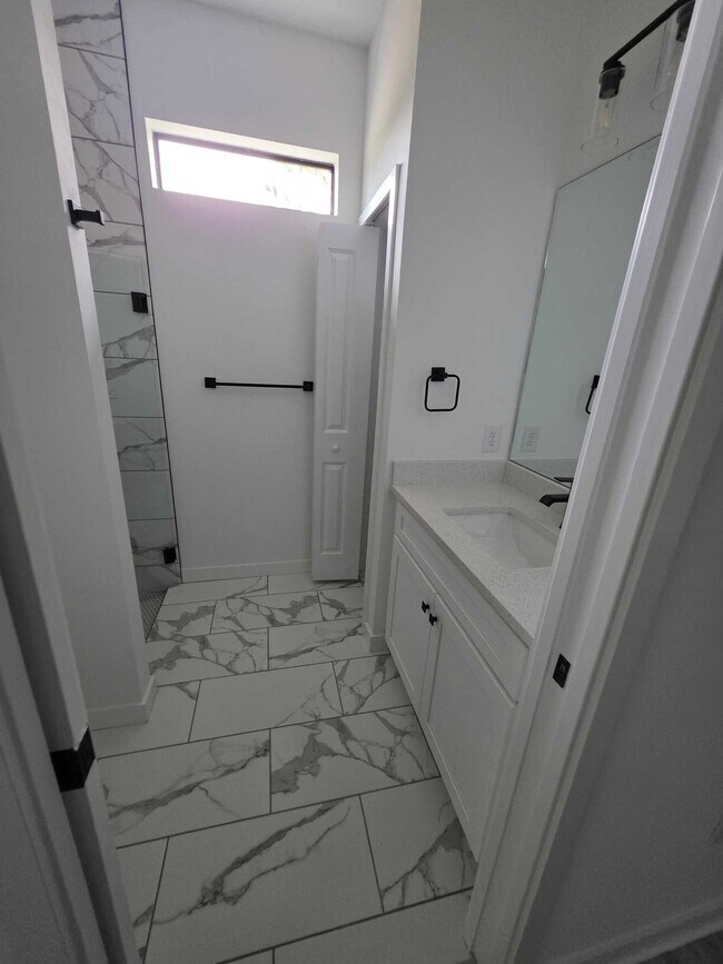 Building Photo - 9253 Agate St