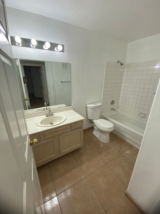 Building Photo - AMERICANA Property Mgmt - Downstairs 2 beds Condo near NLV airport