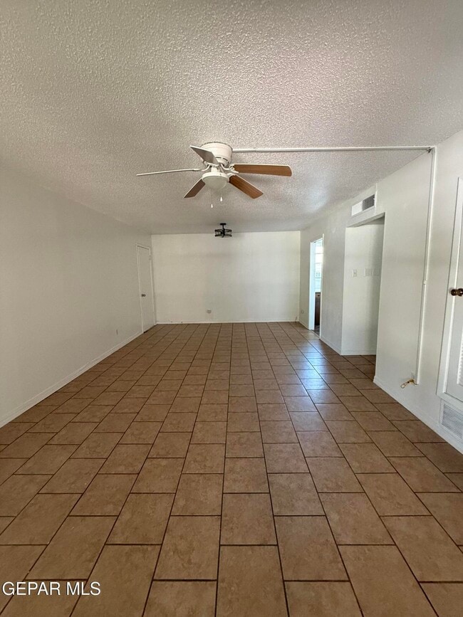 Building Photo - 6828 Escondido Dr