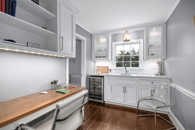 Building Photo - 24 Cartbridge Rd