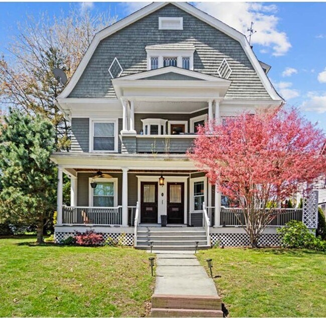 Building Photo - 39 Oxford St