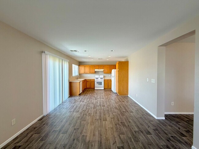 Building Photo - 5712 Viberti Ct