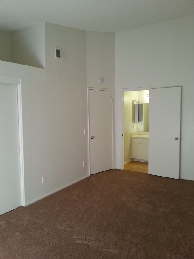 Building Photo - 7386 Saddle Rd