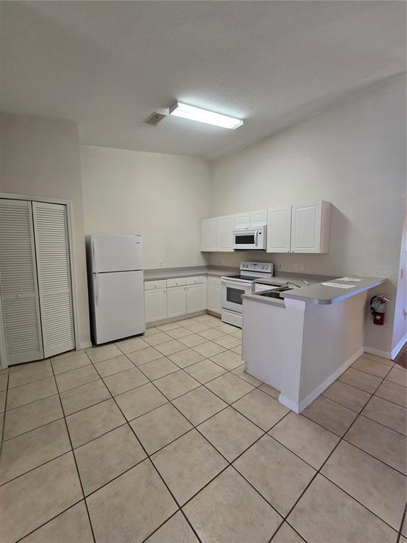 Building Photo - 2790 Club Cortile Cir