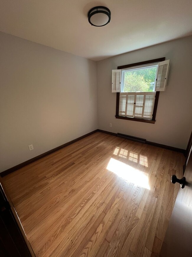 Building Photo - Updated Poland Ranch for Rent!
