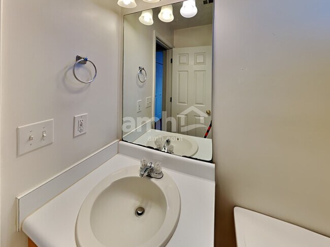 Building Photo - 1752 Chanson Pl NE