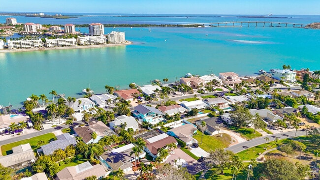 Building Photo - 3003 W Vina Del Mar Blvd