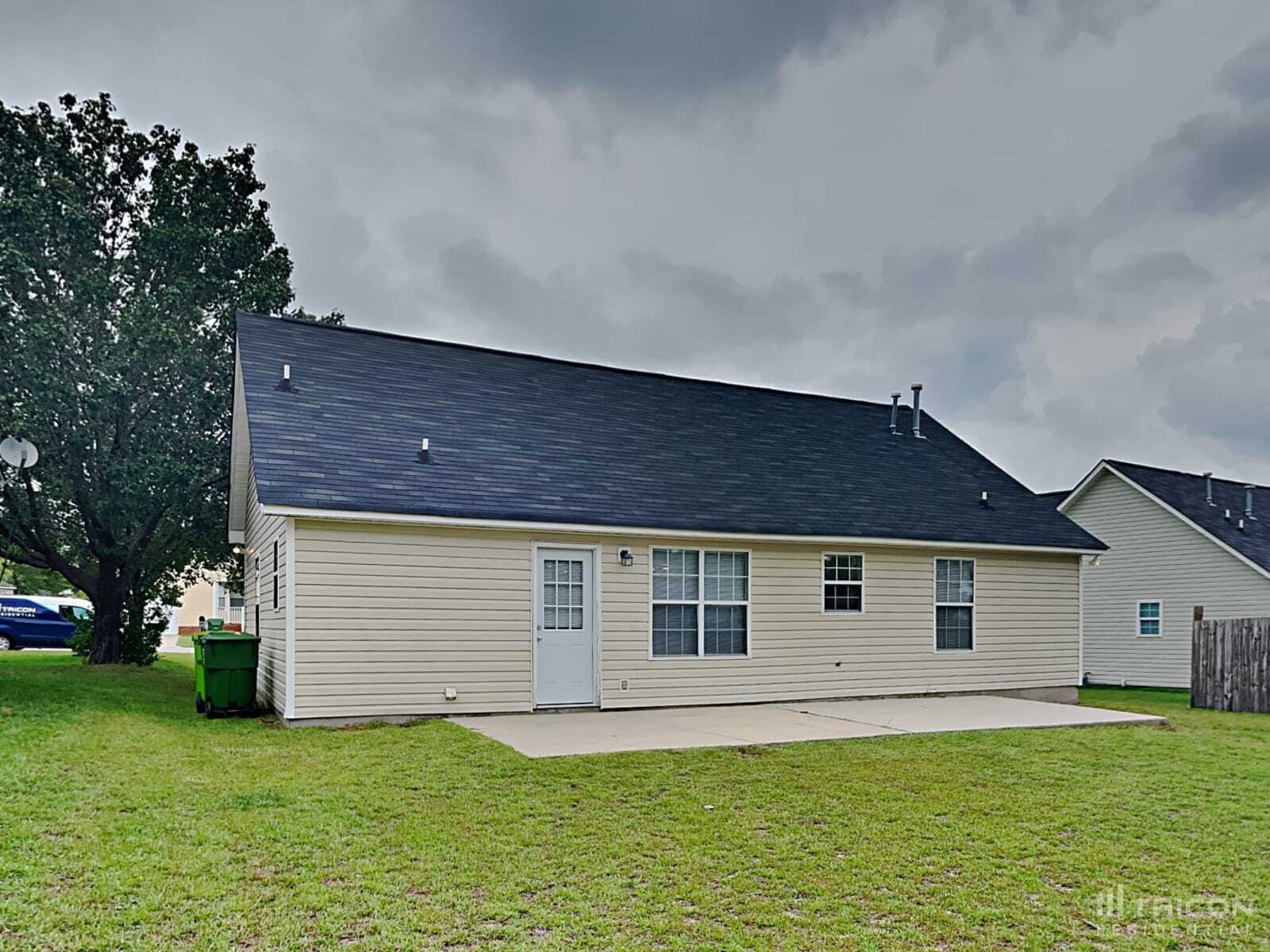 Building Photo - 1335 May Oak Cir