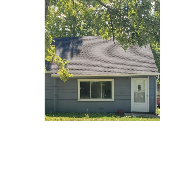 Building Photo - 4BDRM 1 1/2 BATH HOUSE FOR RENT