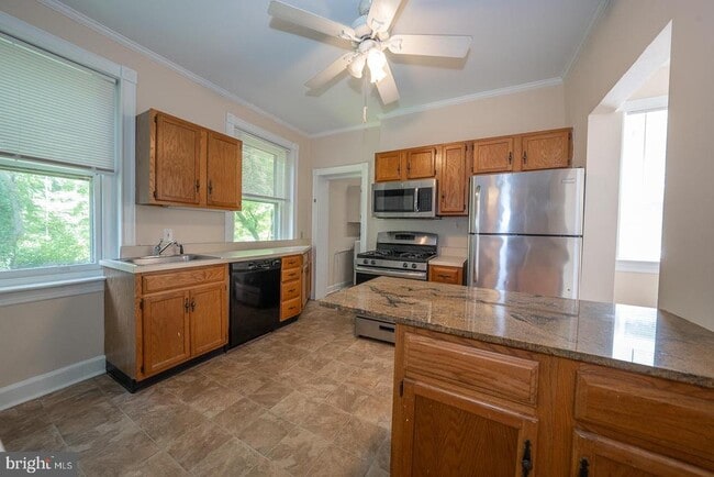 Building Photo - 211 Pennswood Rd