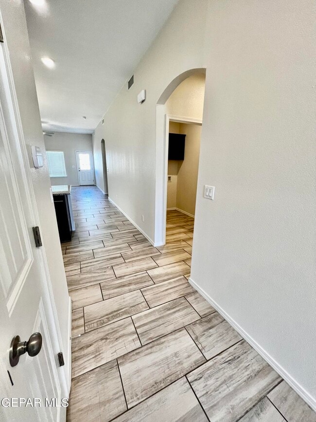 Building Photo - 1020 Indigo Sky St