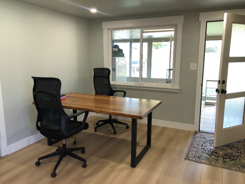 Building Photo - 2424 W Mulberry St