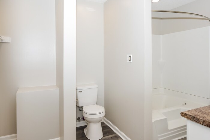 Building Photo - 112 Emerald Dr