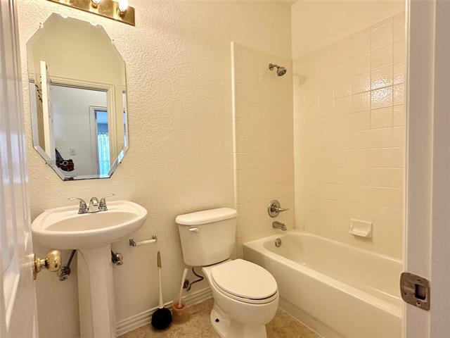 Building Photo - 4520 Avebury Dr