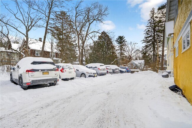 Building Photo - 303 Cornell St