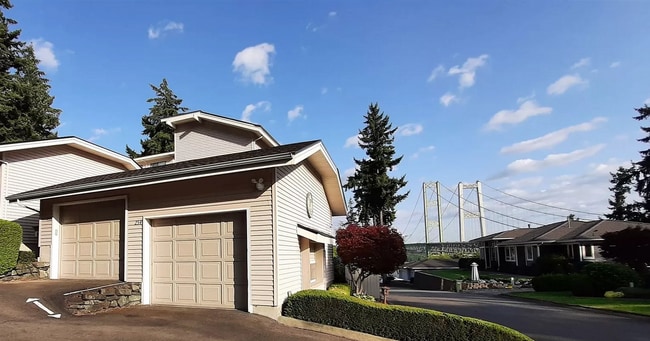 Building Photo - Stunning 2-Bedroom Condo with Panoramic Views in Gig Harbor