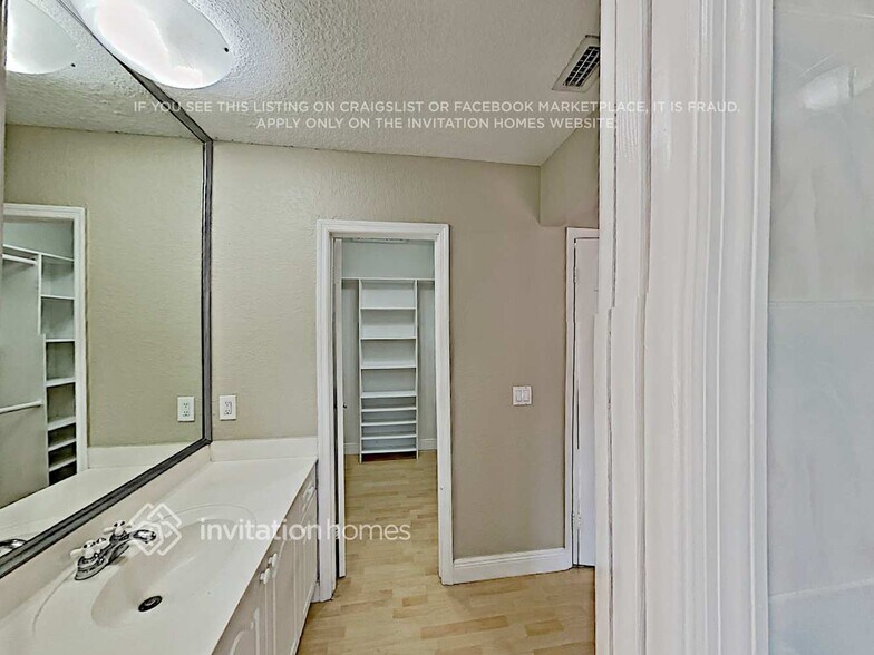 Building Photo - 8361 NW 166th Terrace