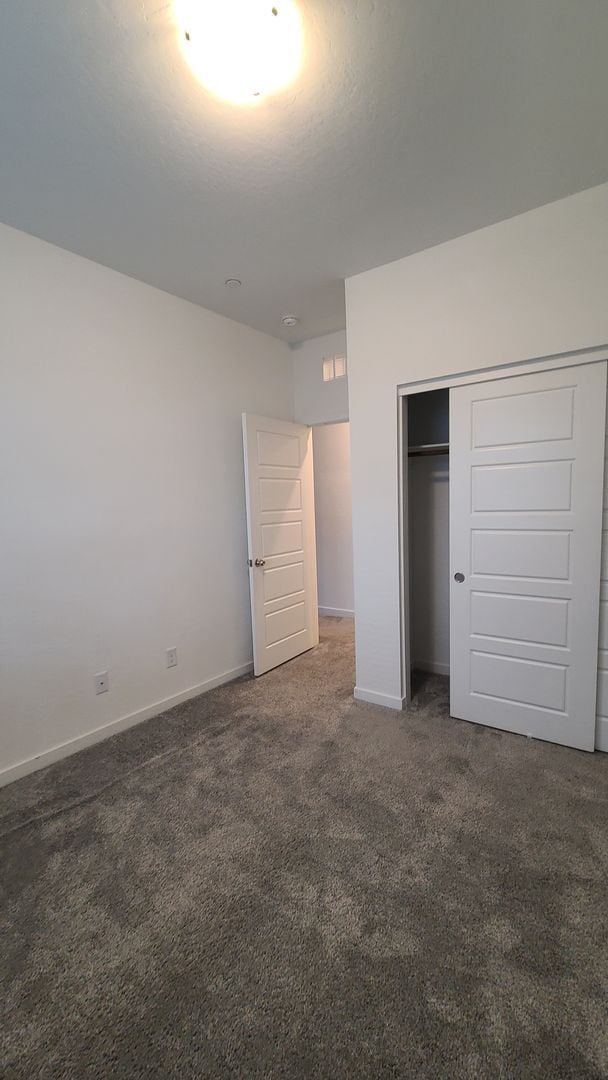 Building Photo - 3 Bedroom 3 Bath Townhouse