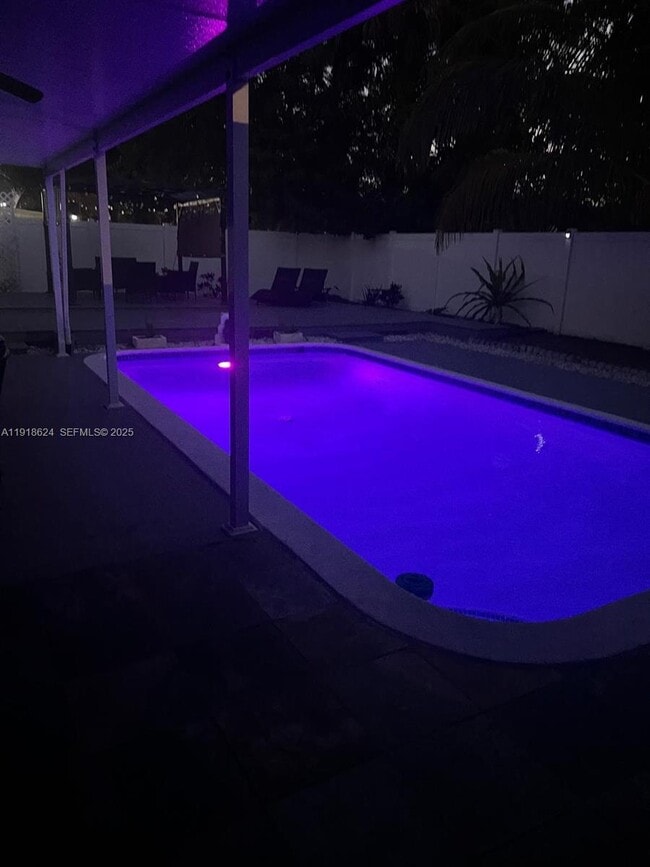 Building Photo - 4420 NW 30th Ct