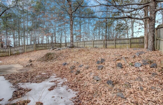 Building Photo - Highly Desirable 3-Bedroom Home with Modern Comforts.