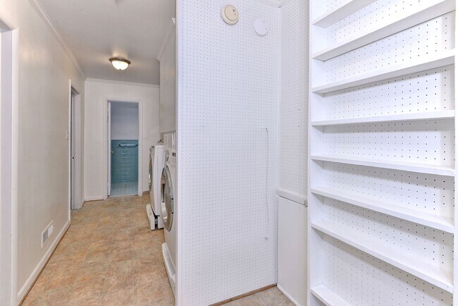 Building Photo - 309 Corbin Dr