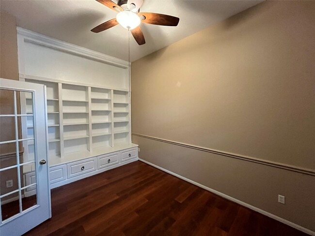 Building Photo - 30 S Rambling Ridge Pl