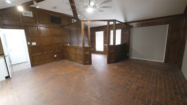 Building Photo - 22014 Grand Forks Dr