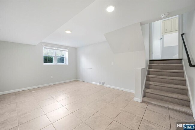 Building Photo - 111 Charles St