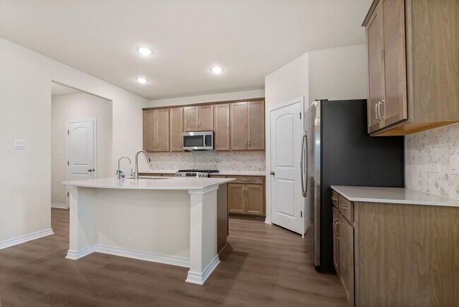 Building Photo - 108 Woodrow Ln