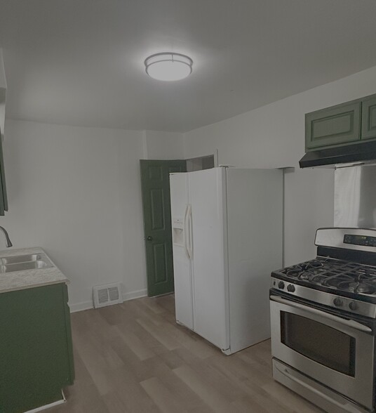 Kitchen - 5041 Jefferson St
