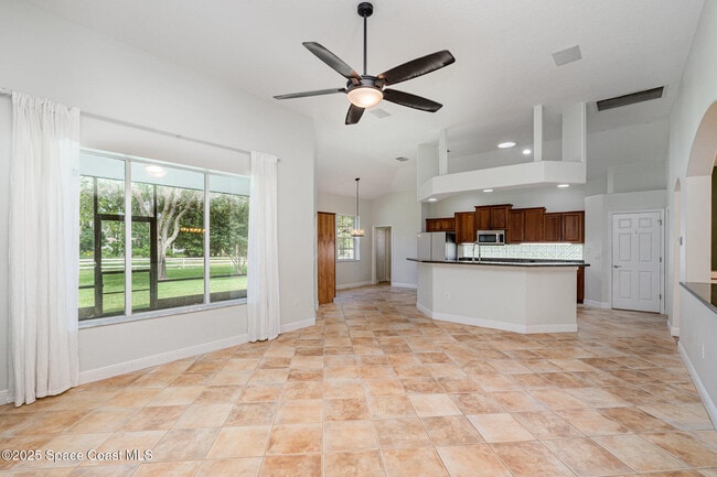 Building Photo - 2415 Grassmere Dr