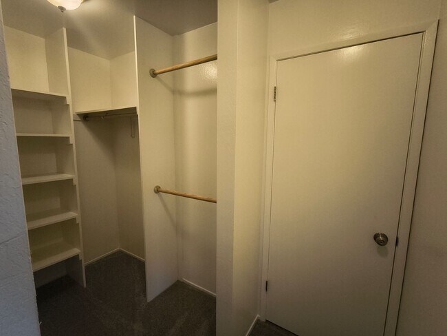 Building Photo - TOP FLOOR 1BD/1BATH Condo Available For Rent at the Watergate Community in Emeryville!!!!