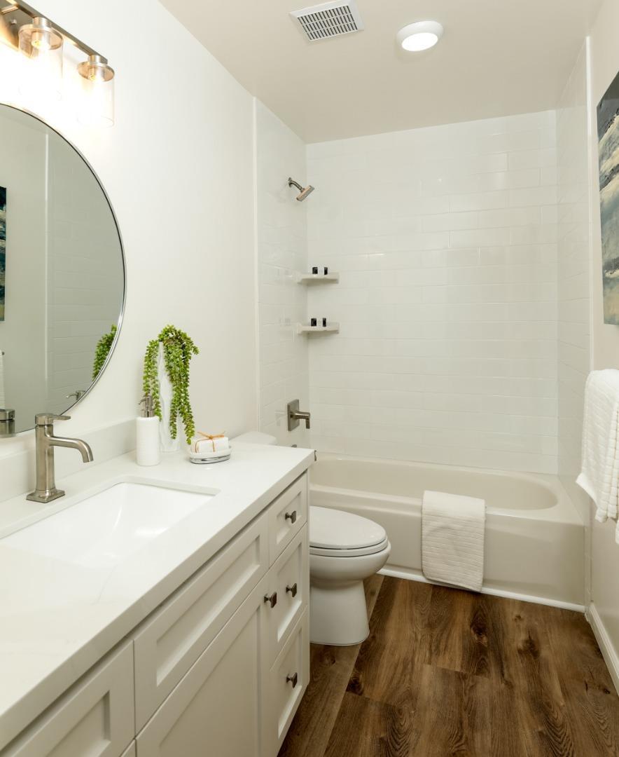 Building Photo - 49 Showers Dr