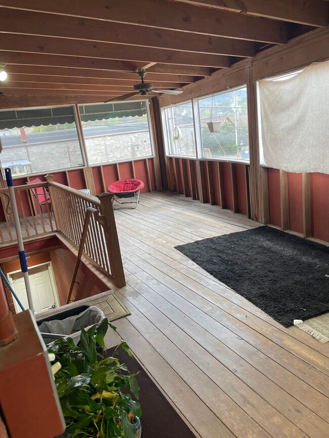 Building Photo - Willow Street